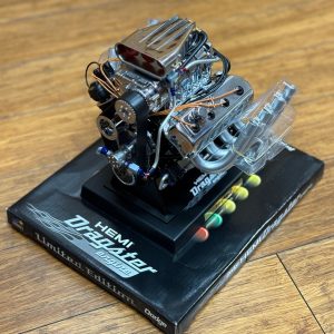 HEMI DRAGSTER エンジン模型 Amazon.com: Liberty Classics 1: 6 Engine - HEMI Dragster